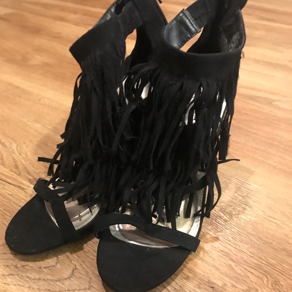 Shoes - Open-toe fringed heels